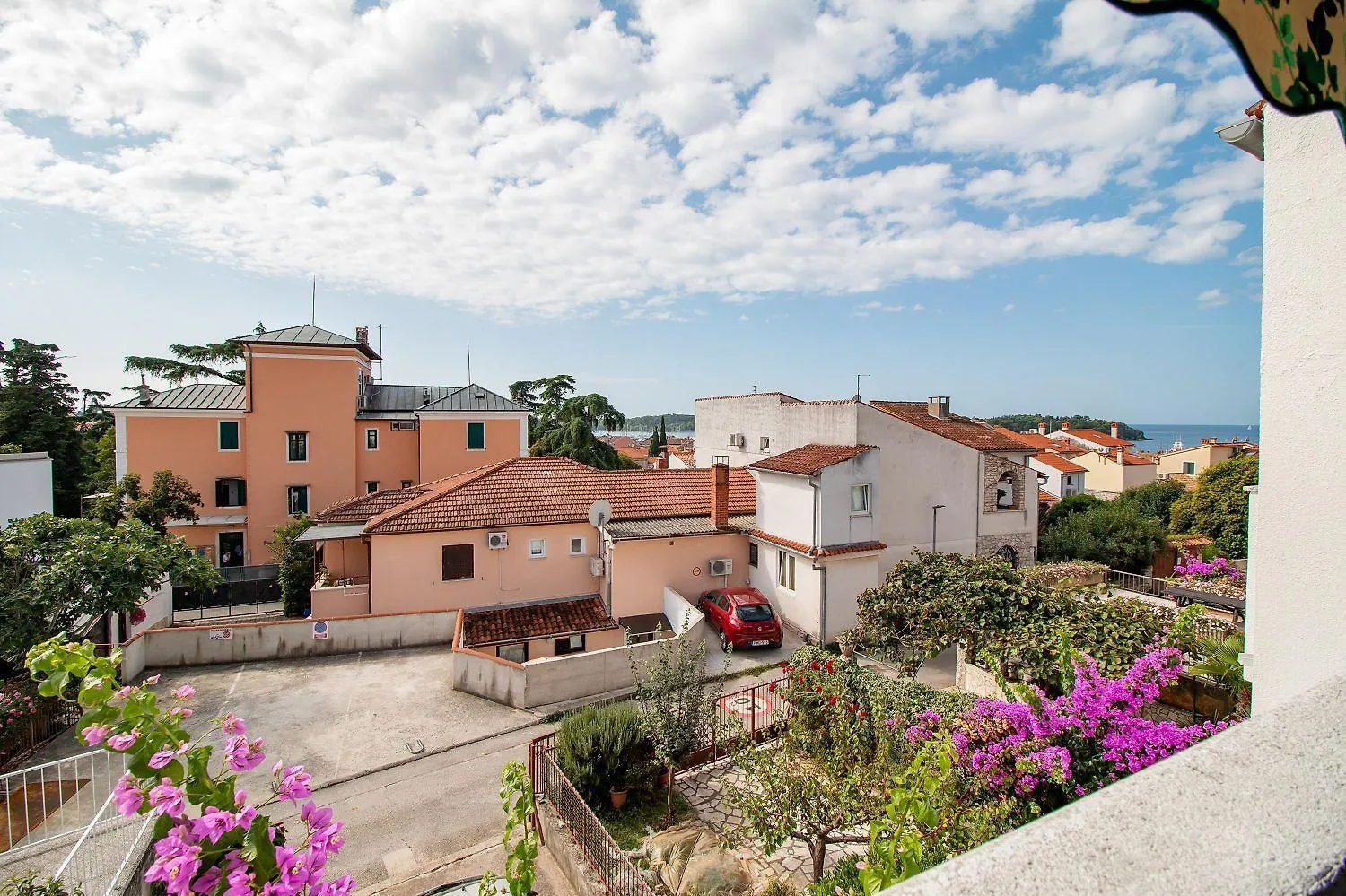 Modernes Apartment Nur 50 Meter Zum Zentrum Von Rovinj Mit Privatparkplatz