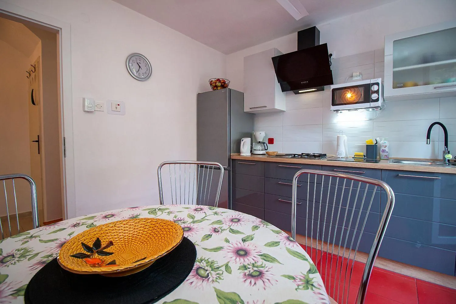 Modernes Apartment Nur 50 Meter Zum Zentrum Von Rovinj Mit Privatparkplatz