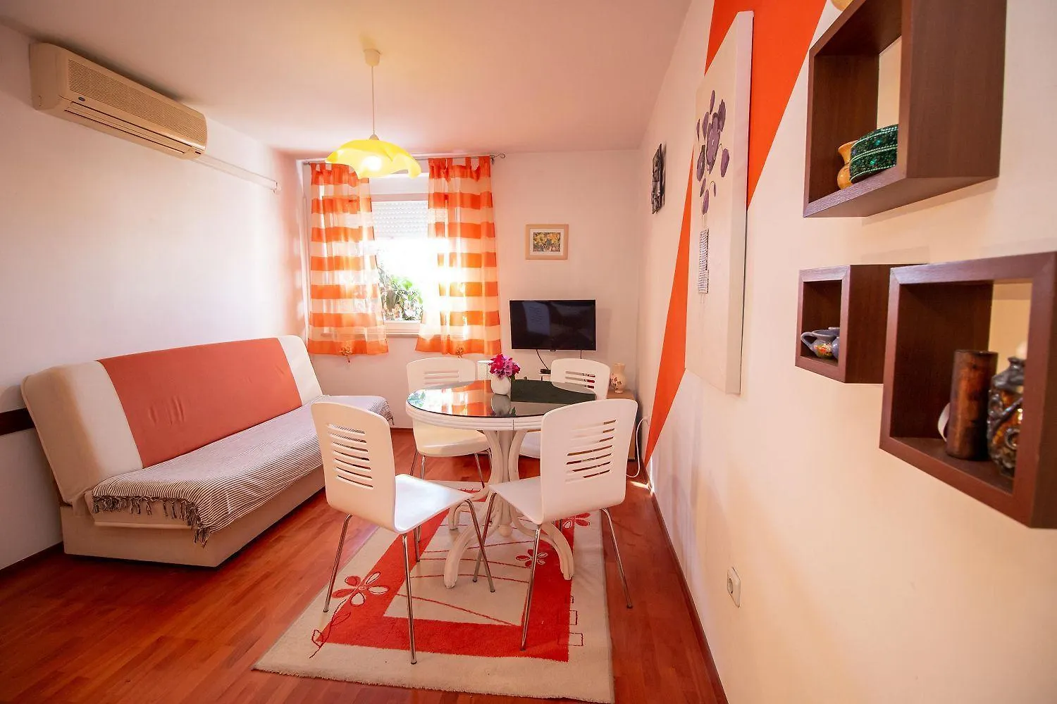 Modernes Apartment Nur 50 Meter Zum Zentrum Von Rovinj Mit Privatparkplatz 0*,  Croatia