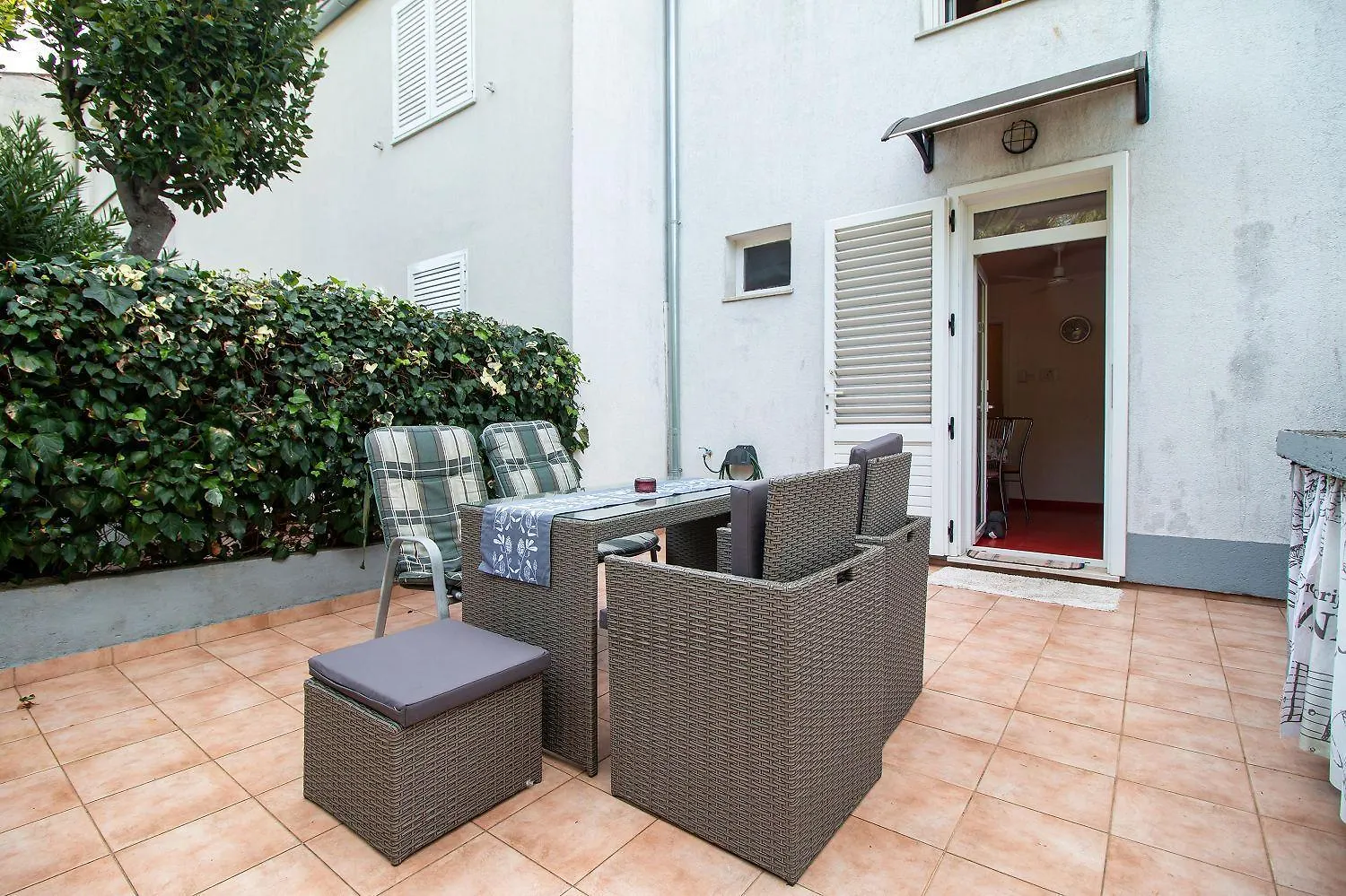 Modernes Apartment Nur 50 Meter Zum Zentrum Von Rovinj Mit Privatparkplatz